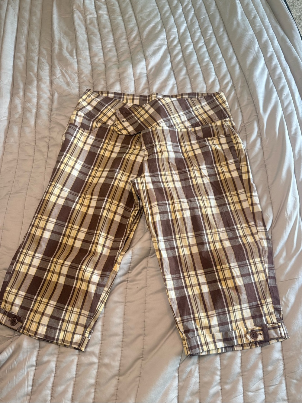 Women’s Brown Yellow Plaid Stretch Capri Pants Size 16 Cropped Utility